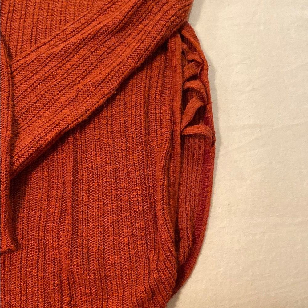 Rust Ribbed Knit Pullover - Picture 4 of 6